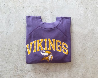 Vintage Sweatshirt | MINNESOTA VIKINGS Raglan Pullover Top Shirt Sweater 80’s 90’s Purple Yellow | Size M