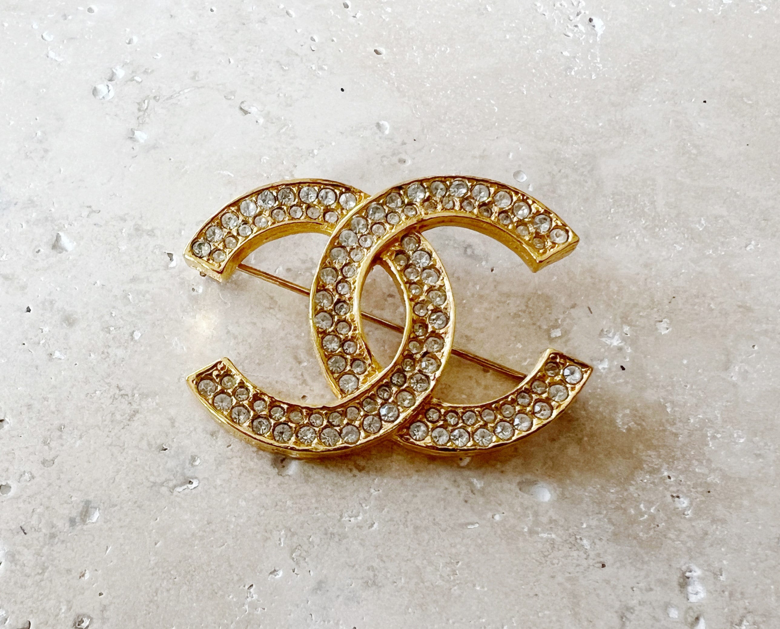 CHANEL CC Logo Brooch 2021 Cruise Collection Gold Pearls Crystals & Black  Enamel Pin - Chelsea Vintage Couture