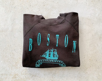 Vintage Sweatshirt | BOSTON Raglan Pullover Top Shirt Sweater 90’s Tourist Black Blue | Size S