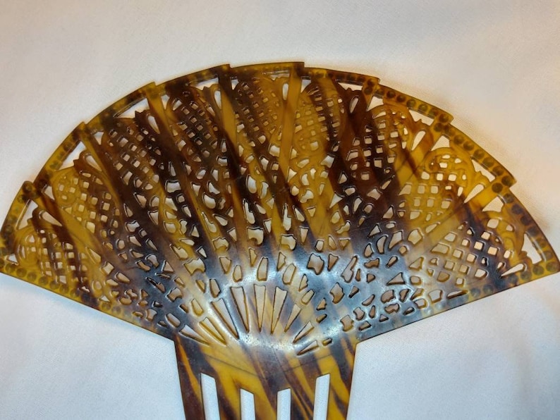 Big Bold /& Beatiful X-Large 1920s Art Decco Vintage celluloid tortoise hair comb