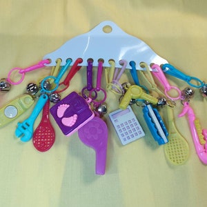 4pcs DOLL BRUSH CHARMS Vintage Miniature Hair Brushes Vibrant Colors Vent  Tennis Racket Plastic Toy Lot Kong Kong -  Israel