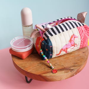 Quilted Boxy Pouch, Scrap Quilted Cosmetic Bag, Makeup Bag, Boxy Pencil Case, Makeup Pouch, Bridesmaid Gift, Travel Pouch, Teacher Gift