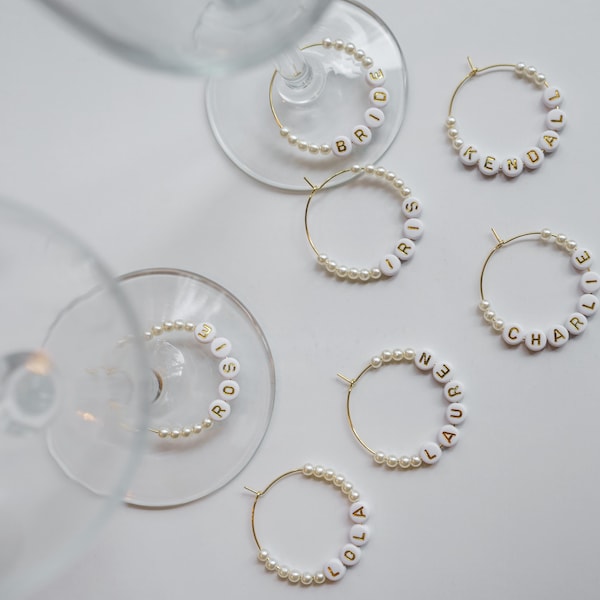 Noms personnalisés en breloques pour verre à vin | Cadeaux personnalisables pour table de mariage | Cadeau nuptiale de douche | Breloques pour EVJF