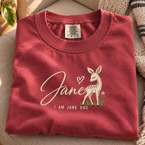 Geborduurd T-shirt met 'I Am Jane Doe'-hert, feministisch statement-T-shirt, vrouwen die vrouwen steunen