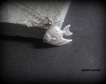 Collar de pez de plata esterlina - Collar de pez ángel - Collar náutico de plata esterlina - Collar de verano - Moderno - Sencillo - Regalo para amantes de los peces