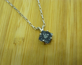 Ciondolo meteorite lunare: Penisola arabica 007, gioielli in argento sterling con pietra lunare