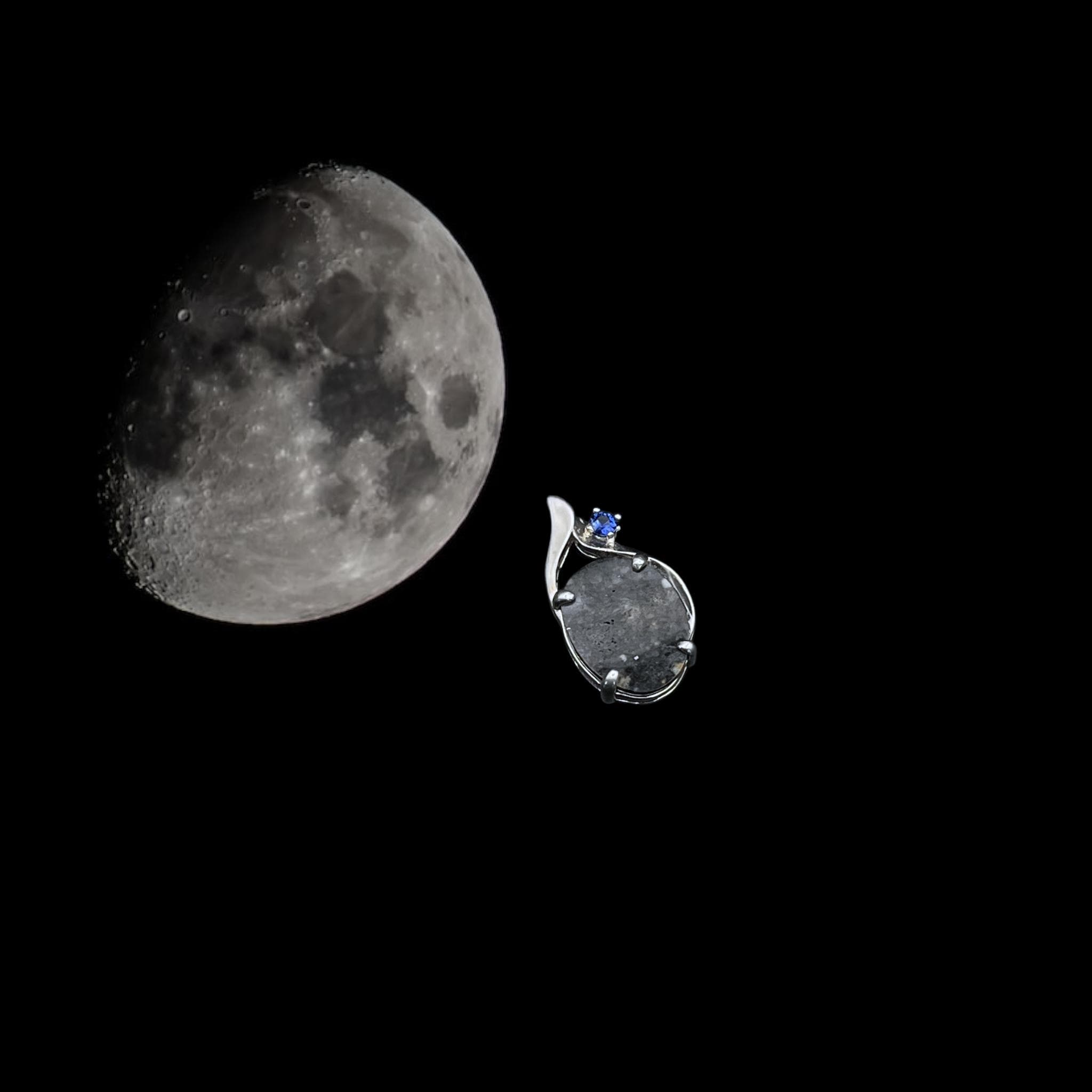 本物の月の隕石ペンダント：スターリングシルバーのムーンロックと