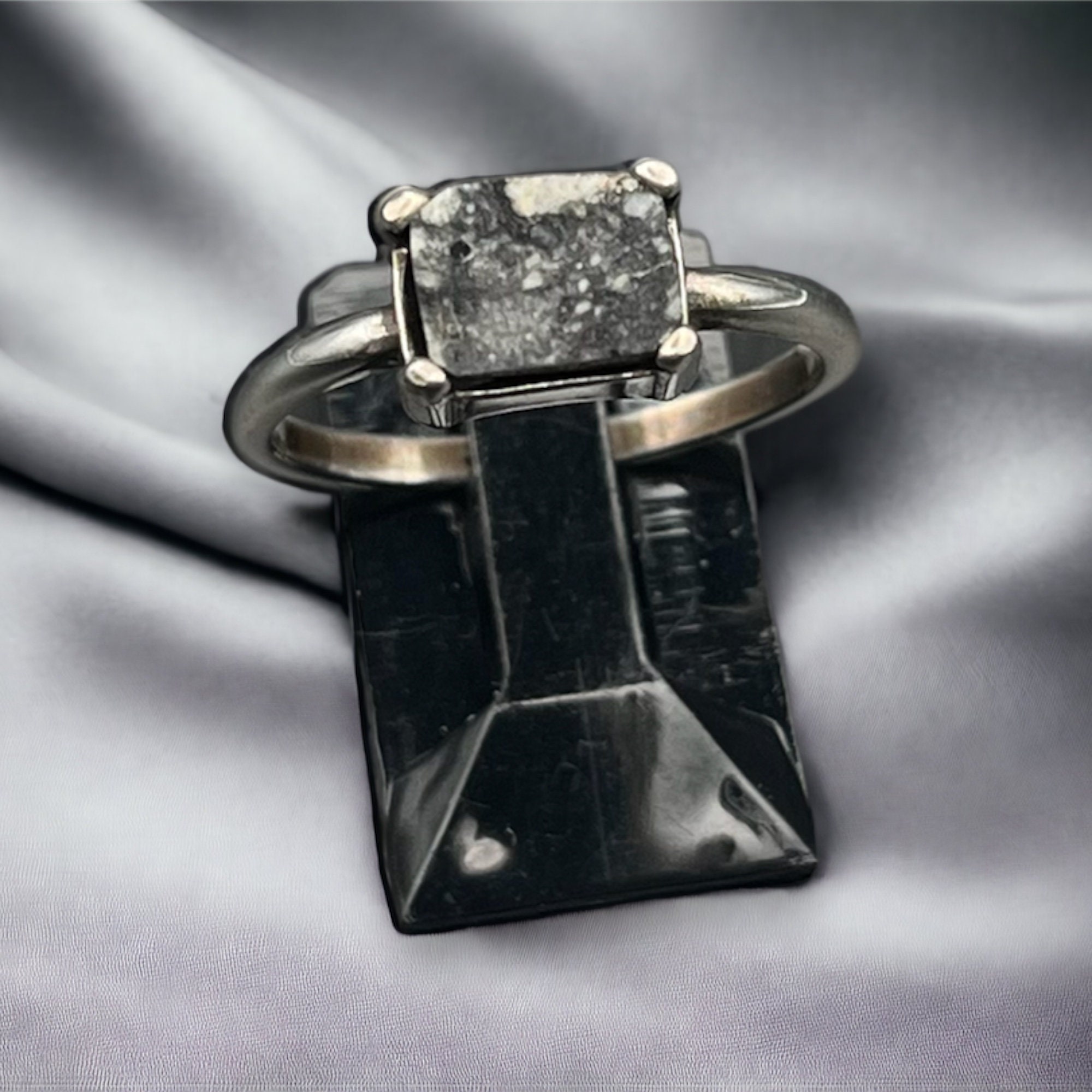 Lunar meteorite shop ring