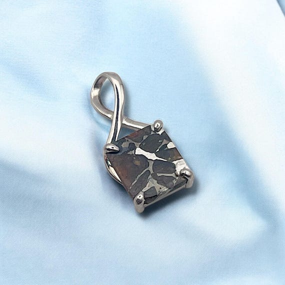 イミラック 隕石 ネックレス ペンダント イミラック隕石のネックレス シルバー SILVER 希少 宇宙 お守り