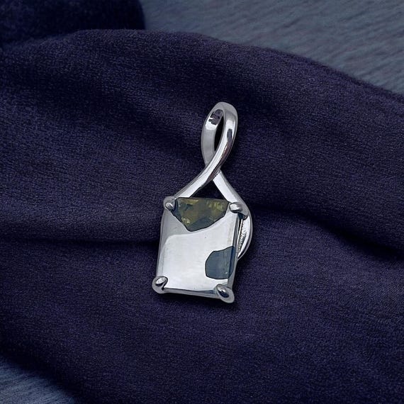 Imilac Stony Iron Pallasite Meteorite Silver Pendant Meteorite