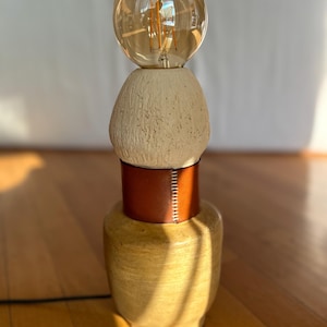 Earthy Ceramic Table Lamp – Handmade Sculptural Light – Wabi Sabi Decor – Natural Materials – Unique Modern Lighting