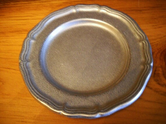 Wilton Columbia Pewter Armetale Dinner Plate Large 11 RWP Country French 