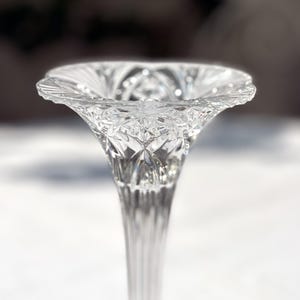 Vase vintage en verre moulé rose, Luminarc France - années 1970