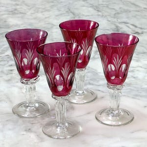 Lot of 4 small old port glasses on twisted stems engraved nothing two-tone red glass, garnet-colored boho crystal, French glassware