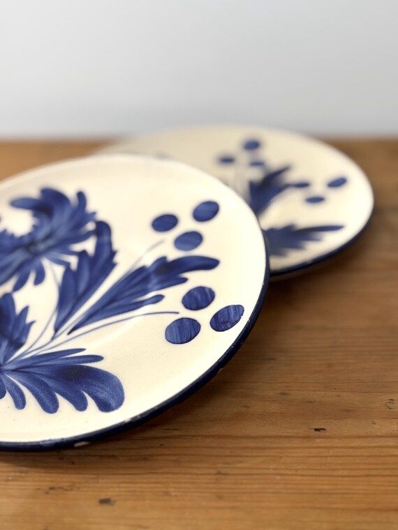 サン・クレマンの白磁デザートプレート2枚セット - フランス製、手描き