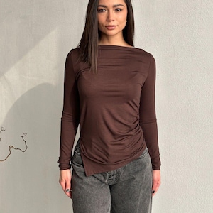 Haut asymétrique en coton à manches longues pour femme | Slim Fit marron et noir | Tricot doux et extensible | Décontracté Tous les jours Basique
