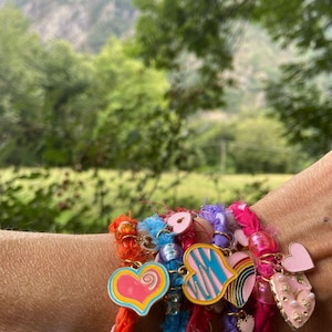 bracciale cavigliera bandana con chame e cuori colorati