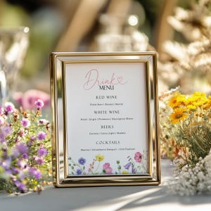 Letrero de bebidas "Love in Bloom" con flores silvestres - Plantilla editable de 8x10, letrero para bar de bodas, menú de cócteles florales exclusivos, plantilla imprimible