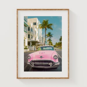 Arte murale auto d'epoca rosa – Stampa retrò Miami Beach, Fotografia auto d'epoca Ocean Drive, Decorazione Art Deco South Beach, Regalo Miami Beach