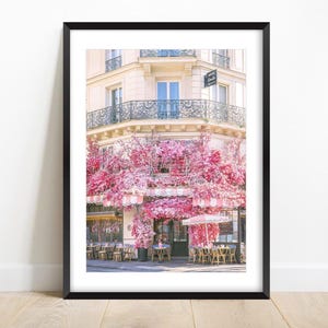 Rosa Paris Cafe Print: Verträumtes französisches Dekor