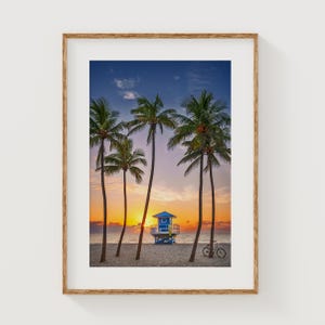 Stampa fotografica dell'alba in Florida - Arte murale della torre di salvataggio, decorazioni costiere con palme, poster di spiaggia tropicale, arte murale dell'oceano, regalo