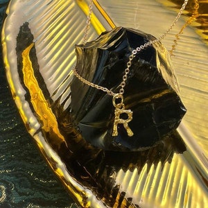 Delicado collar con inicial, collar con letras, collar de oro, collar con nombre personalizado, regalos para esposas, regalos para mamá, regalo de cumpleaños para ella