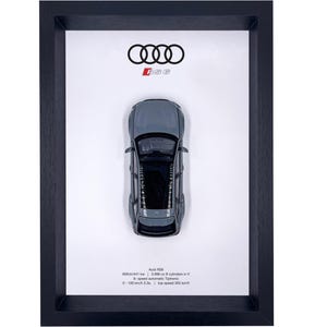 Marco objeto decorativo con miniatura Audi RS6 - Gris Nardo