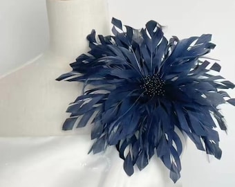 Spilla a forma di piuma per decorare abiti o capelli, grande spilla a forma di piuma di struzzo, con centro in cristallo, accessorio di tendenza.