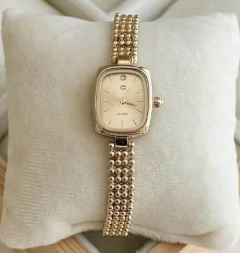 Vintage Retro Watch, Old Money Style, Gold Elegenat Watch image 3