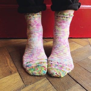 Crochet Pattern Apricity Socks image 1