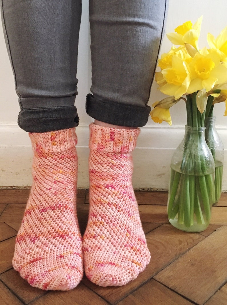 Crochet Pattern Laverna Socks image 1