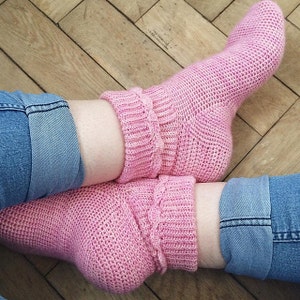 crochet pattern - Hop Socks