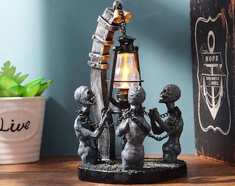 Novelty Bloodborne Lamp Halloween Party Supplies Four-Skull Statue Creative Shape Horror Zombie Chain Light Art Figurines