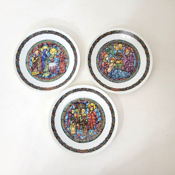 D'Arceau Limoges Noel Vitrail Collectible Christmas Plates, Set of Three