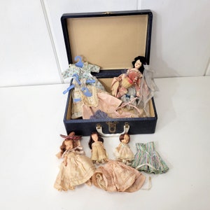 Vintage Child&#39;s Suitcase with Dolls and Doll Clothes 1950s