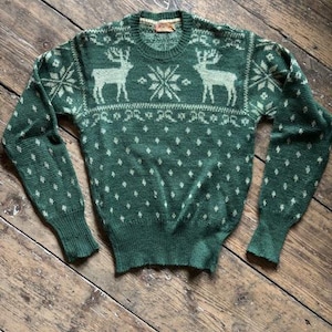 Rare Green 1940s Jantzen Reindeer and snowflake sweater, picture knit, pullover, 38&quot; True Vintage