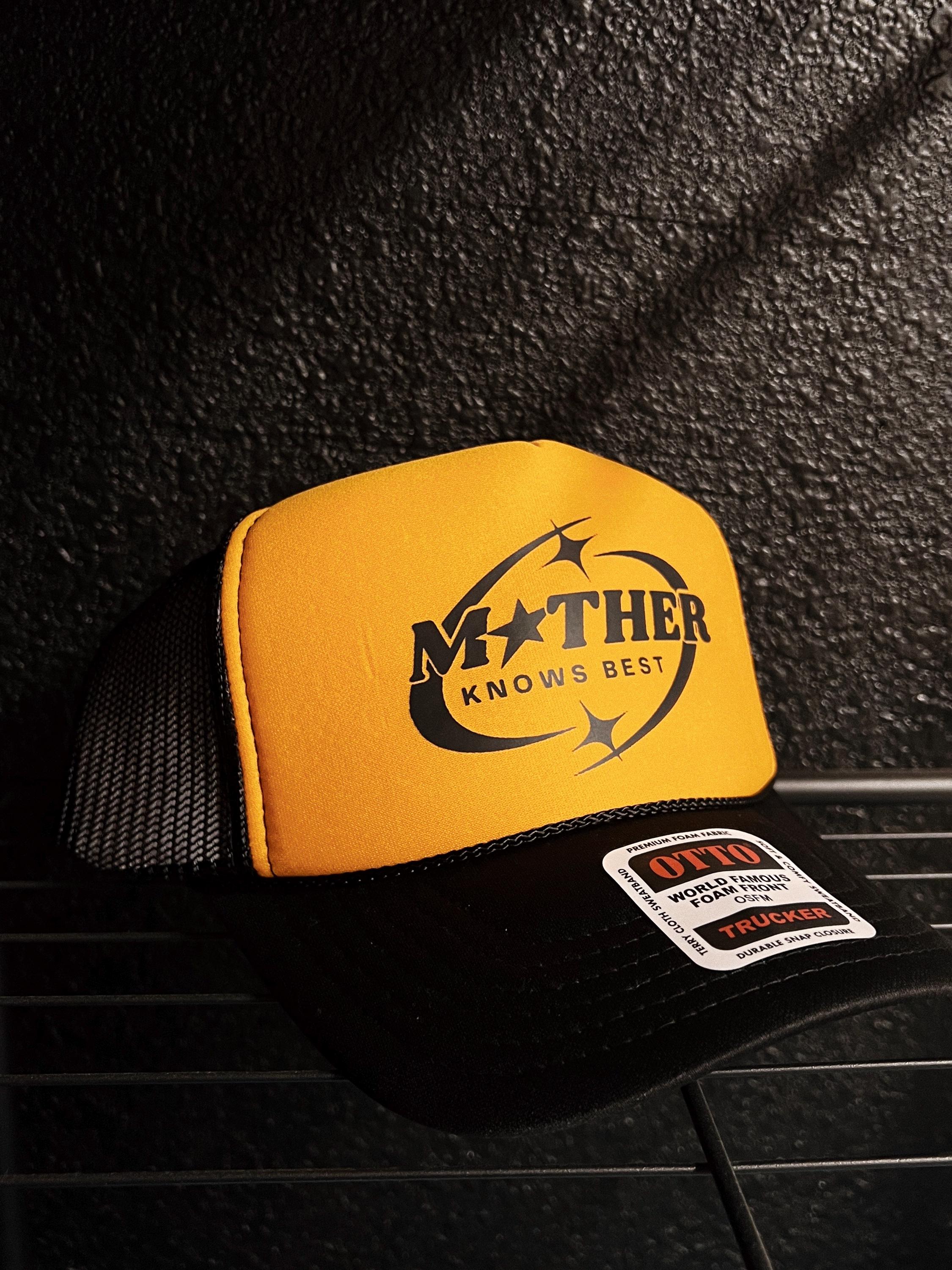 MAMI Knows Best Trucker Hat Mother Knows Best Hat – Tootsie Lou main image 2