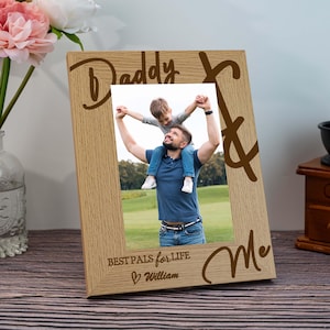 Custom Daddy and Me Photo Frame,Engraved Picture Wooden Frame,Personalised Dad Gift,Daddy Birthday Gift,Keepsake Gift for Him,New Daddy Gift