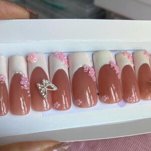 press on nail art