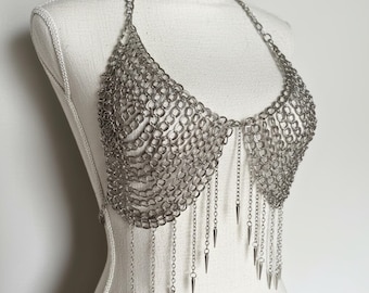 Top de malla metálica para atuendo de festival o feria renacentista, cadena corporal para festival, arnés de cadena de estilo medieval, sujetador plateado, disfraz de bruja para Halloween