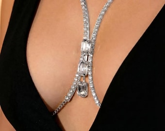 Joyería corporal delicada. Perfecta para atuendos de festivales, moda y ropa de club. Sujetador de cadena corporal para fiestas rave de verano. Collar de plata en capas.