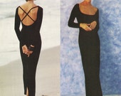 DKNY figurbetontes Kleid! Jahrgang 1994 Vogue amerikanischen Entwerfer DKNY Schnittmuster 1365, Misses Kleid Größen 14.12.16, ungeschnitten mit werkseitigen Falten