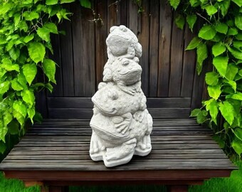 Piggy back frogs figure, Cement wild animals tower, Stone frogs sculpture, Three frogs concrete tower