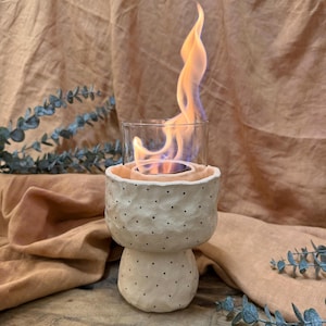Brasero de cerámica hecho a mano con cúpula de cristal: decoración para interiores y exteriores