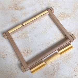Beech Wood Embroidery Scroll Frame: Adjustable Tapestry Quilting Tool