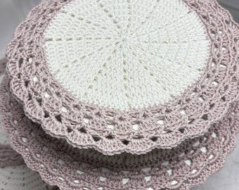 Centrotavola rotondo fatto a mano in pizzo di cotone all'uncinetto Cocao, decorazione vintage da 9-11 pollici