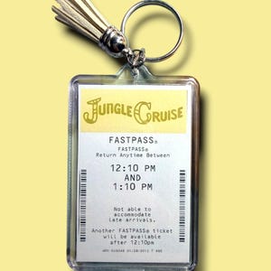 Magic Kingdom FastPass Keychain imagen 2