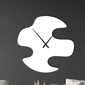 Horloge moderne, horloge murale décorative en métal, horloge murale de ferme, horloge murale minimaliste moderne, cadeau de pendaison de crémaillère, horloge murale absurde