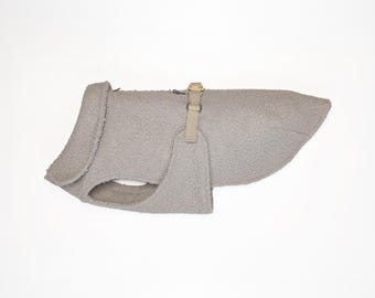 Abrigo bouclé "Muse" color crema, bouclé, abrigo de moda para perros, ropa para perros, moda canina, correa ajustable