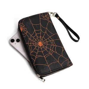 Cartera de piel sintética con forma de araña: diseño espeluznante